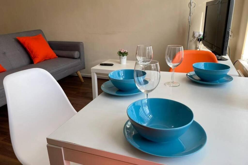 Apartament Conveniently Situated 1Bed Apt In Stretford Manchester Zewnętrze zdjęcie