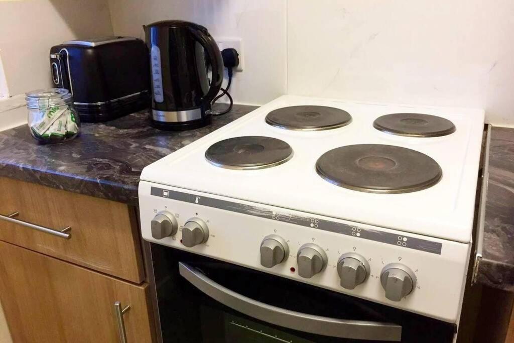 Apartament Conveniently Situated 1Bed Apt In Stretford Manchester Zewnętrze zdjęcie